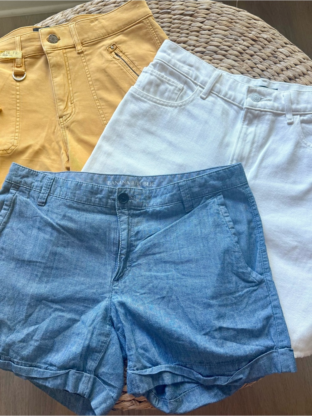Women’s shorts Sz 4- Banana Republic, Express, White House Black Market